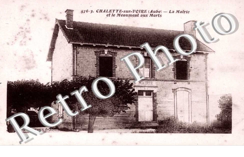 La Mairie et le Monument aux Morts