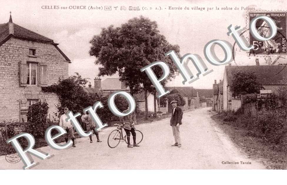 Entree du village par la route de Polisot