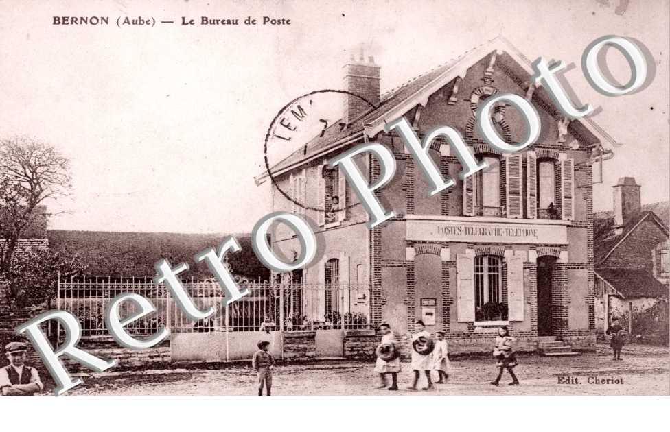 Le Bureau de Poste