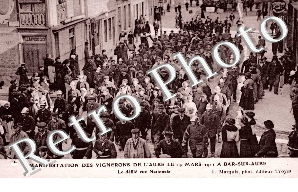 rue Nationale      Manifestations des vignerons le 19 mars 1911, le defile