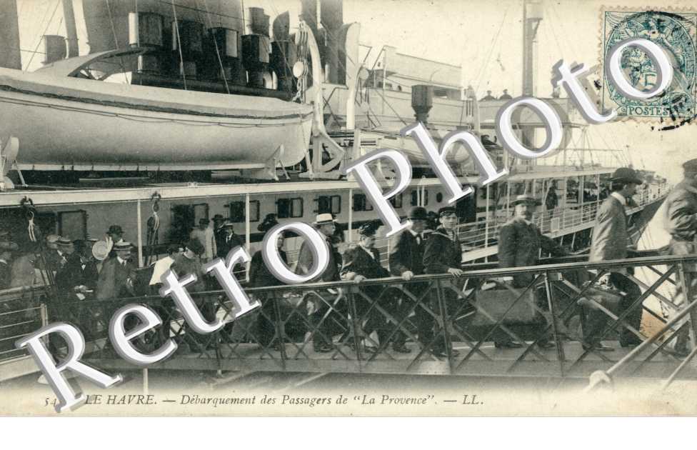 Debarquement des Passagers de ''La Provence'' (bateau)