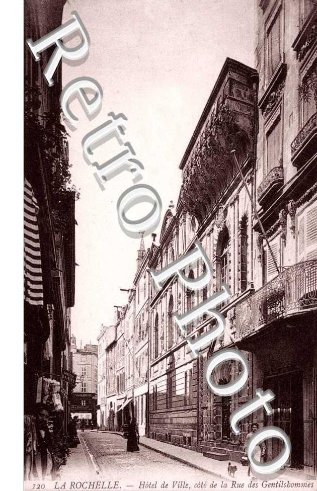 la rue des Gentilshommes Hotel de ville