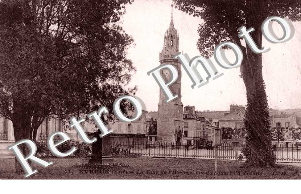 la Tour de l'Horloge, Vue du Square du Theatre