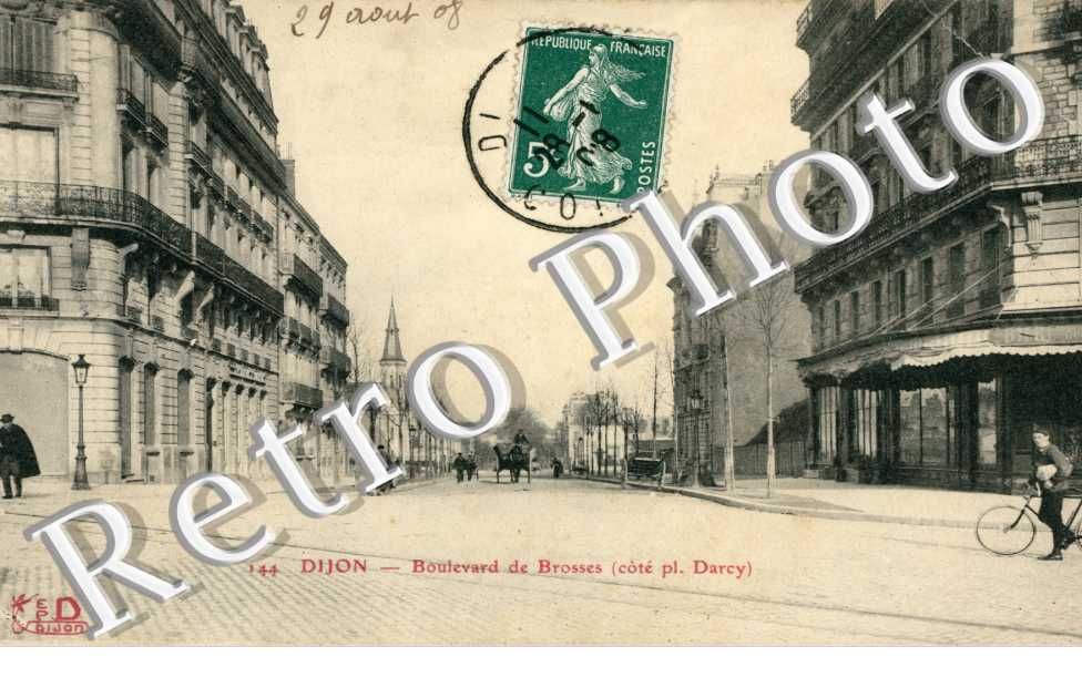 Boulevard des Brosses (Cote Place Darcy)