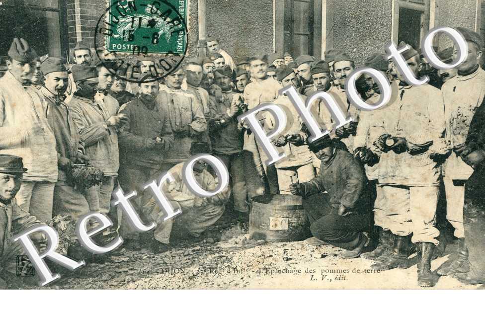 Regiment d'infanterie - Epluchage des pommes de terre
