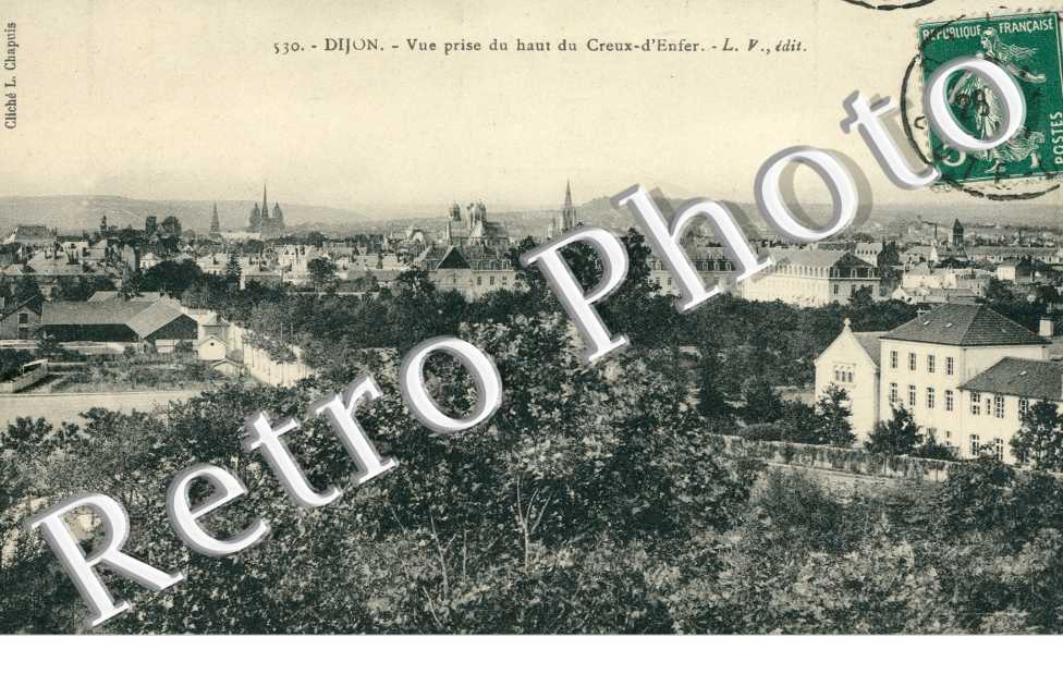 Vue prise du Haut du Creux d'Enfer