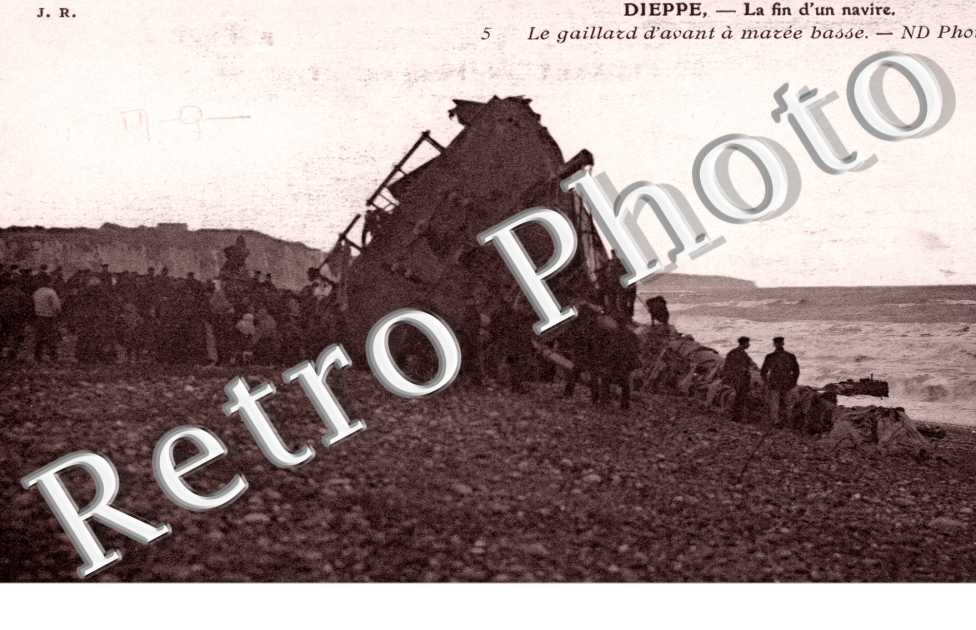 Le gaillard d'avant a maree basse, la fin d'un navire