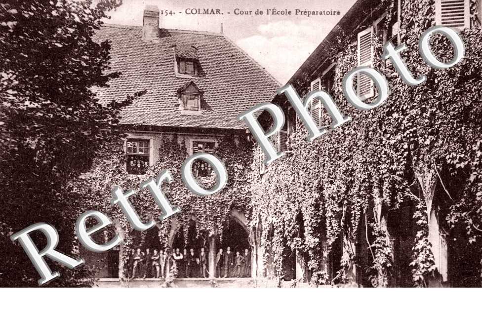 Cour de l'Ecole Preparatoire