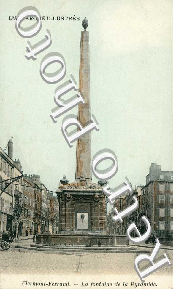 la Fontaine de la Pyramide