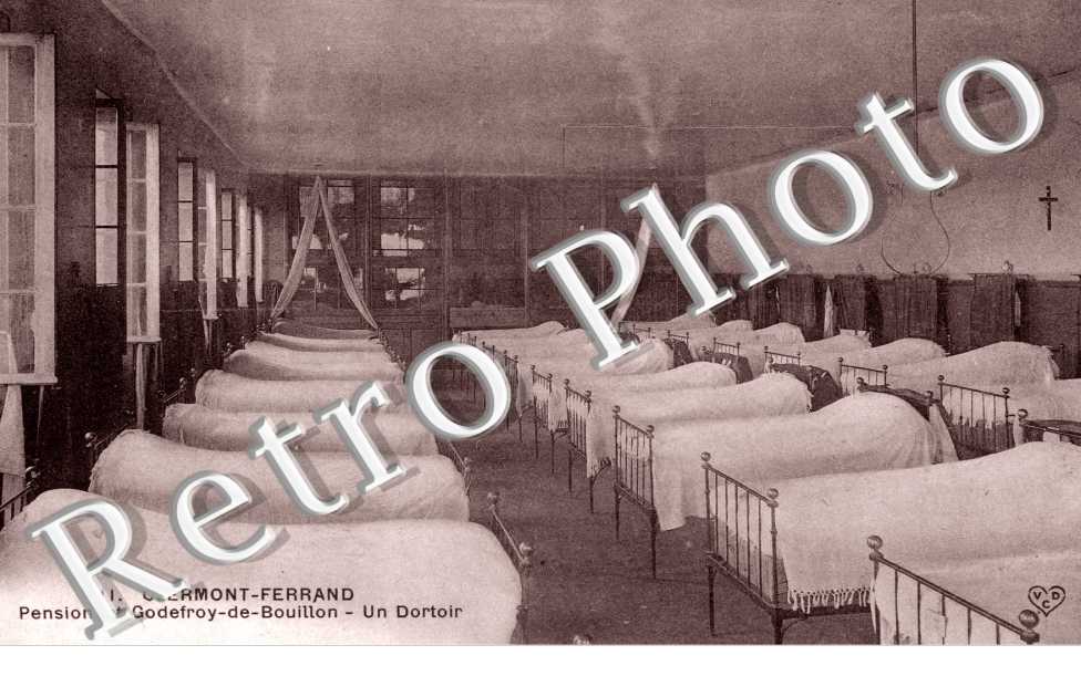 pensionnat Godefroy de Bouillon - un dortoir