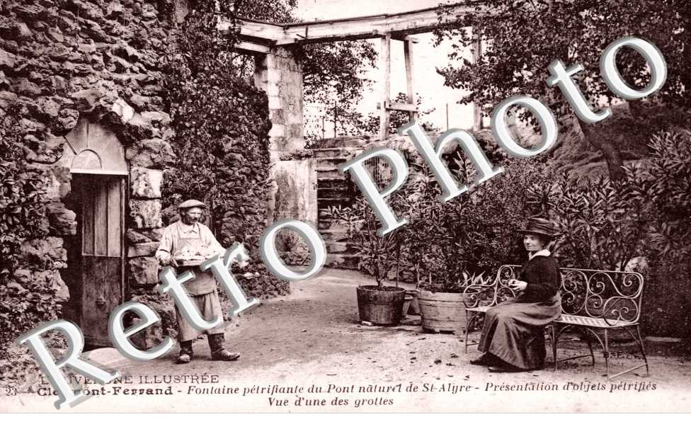 Fontaine petrifiante du Pont naturel de Saint Alyre