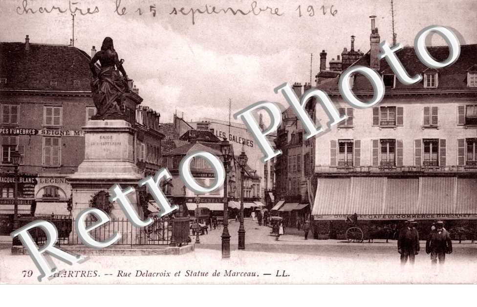 Rue Delacroix et statue de Marceau