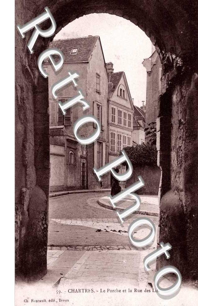 Le porche et la rue des Lisses