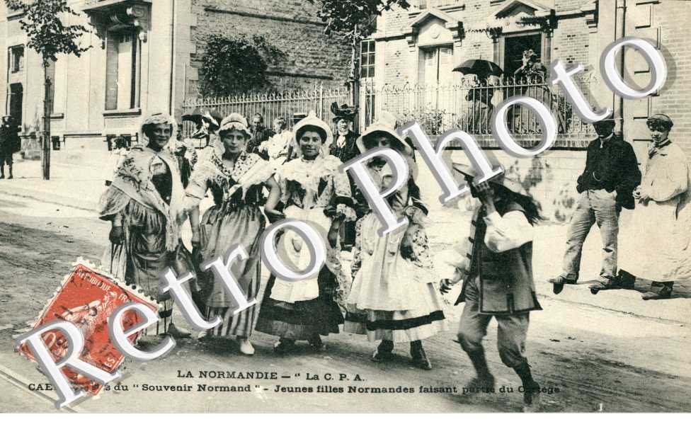 Fetes du souvenir Normand jeunes filles normandes