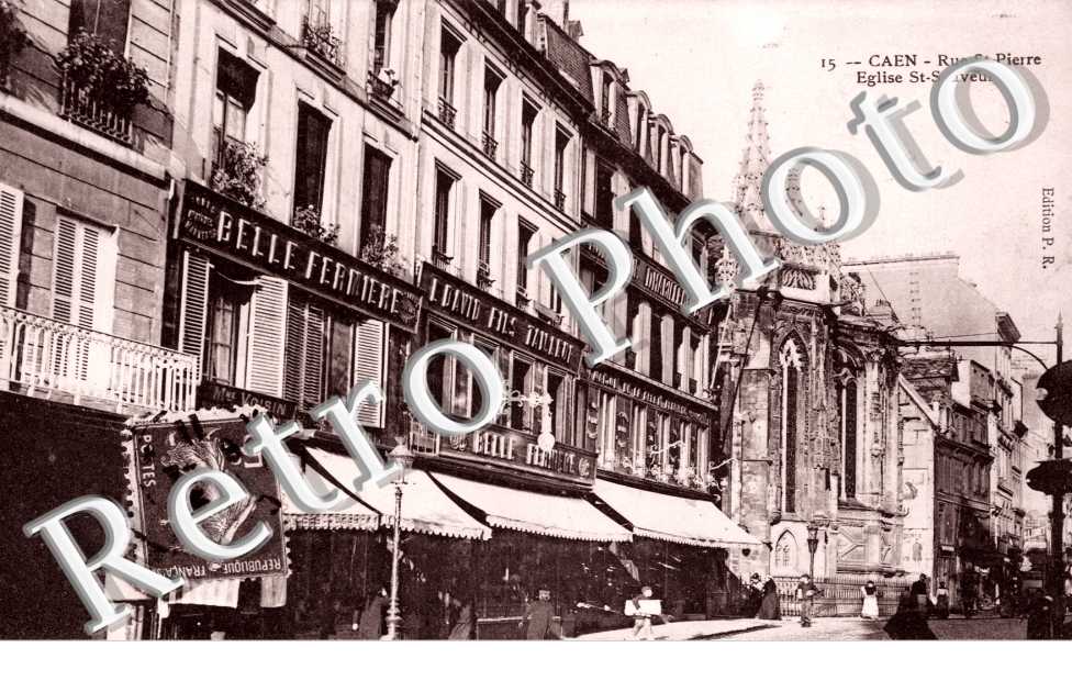 la Rue Saint-Pierre et l'eglise Saint-Sauveur