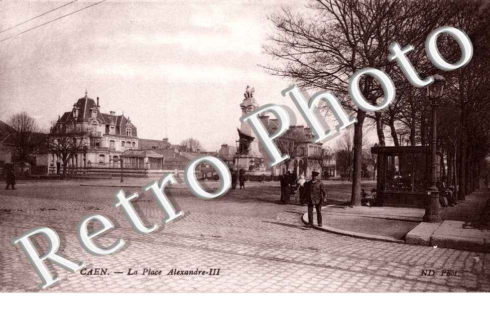 la Place Alexandre III