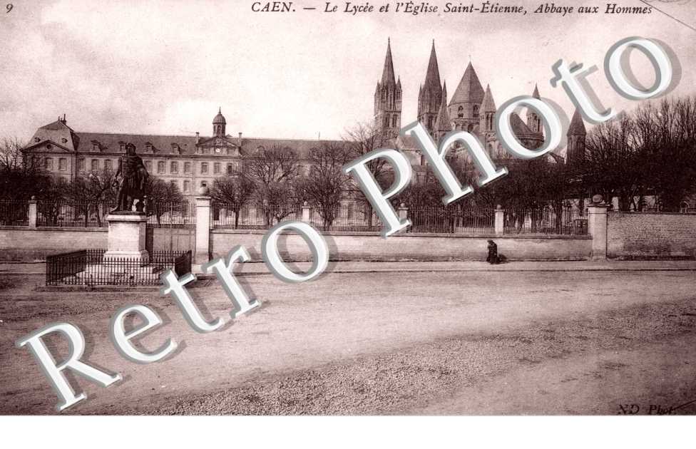 Lycee et l'Eglise de Saint Etienne