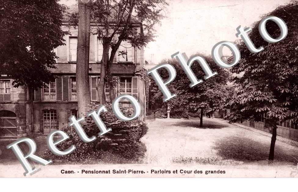 Pensionnat st-Pierre - parloirs et cour des grandes