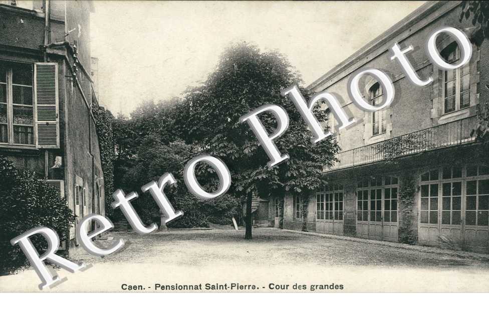 Pensionnat st-Pierre -  cour des grandes