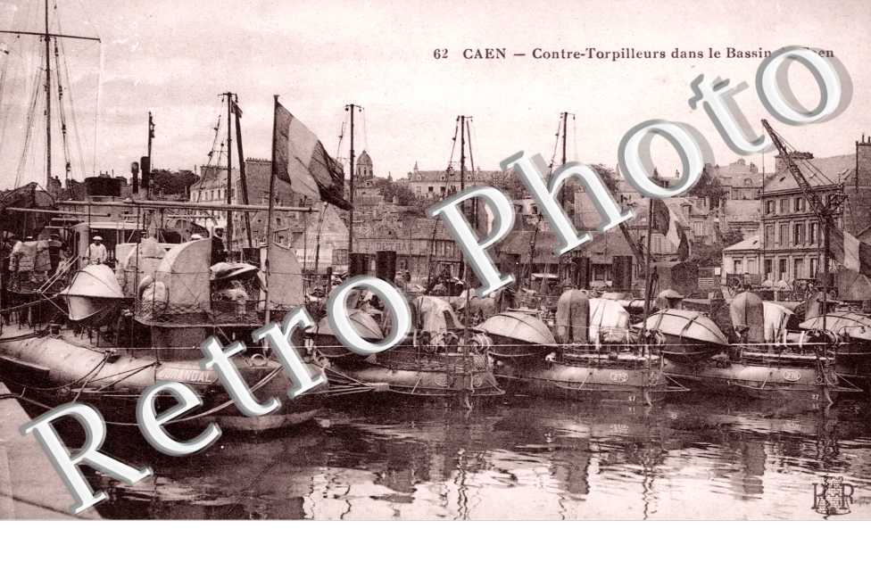 Contre-Torpilleur dans le Bassin de Caen