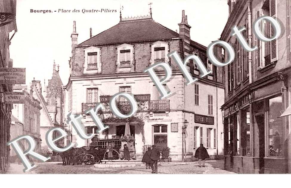 Place des Quatre Piliers