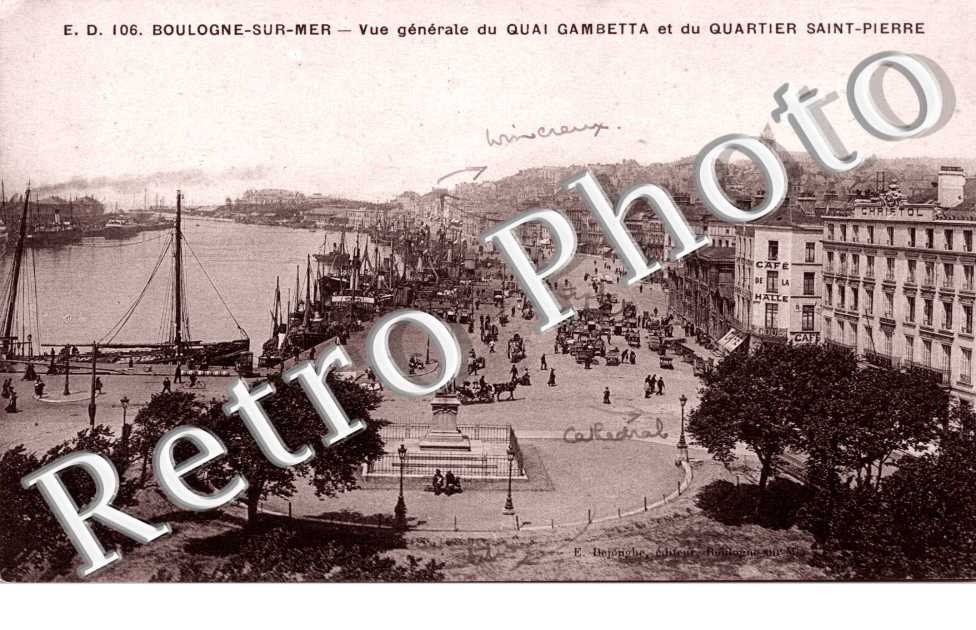 Vue generale du quai Gambetta et du quartier Saint Pierre