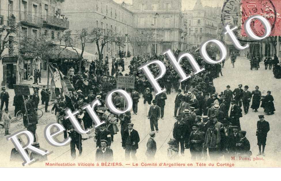 Meeting viticole - le comite d'Argelliers en tete du cortege