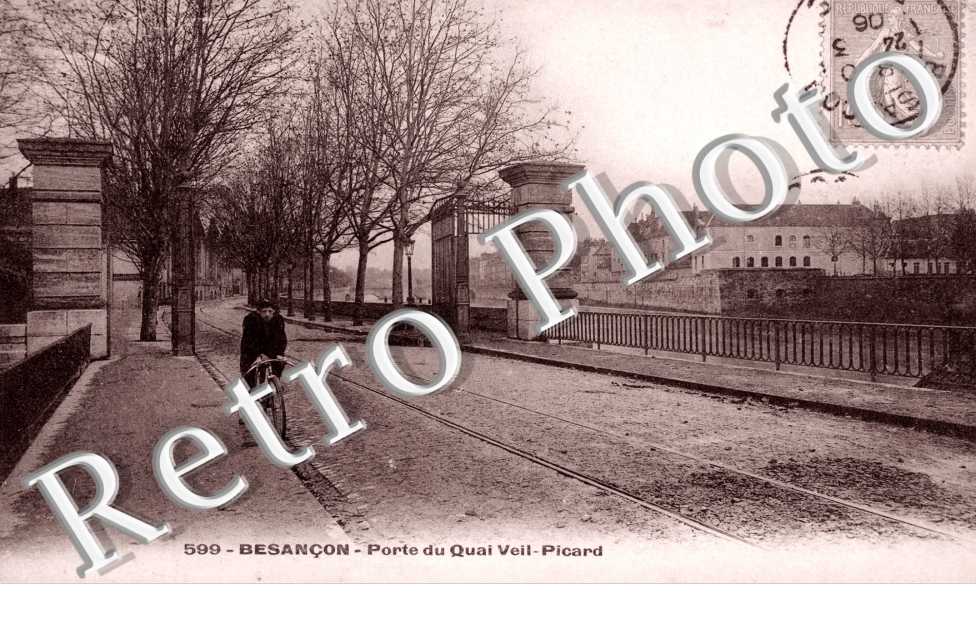 Porte du Quai Veil Picard