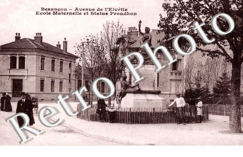 Avenue de l'Elvetie, Ecole Maternelle et Statue