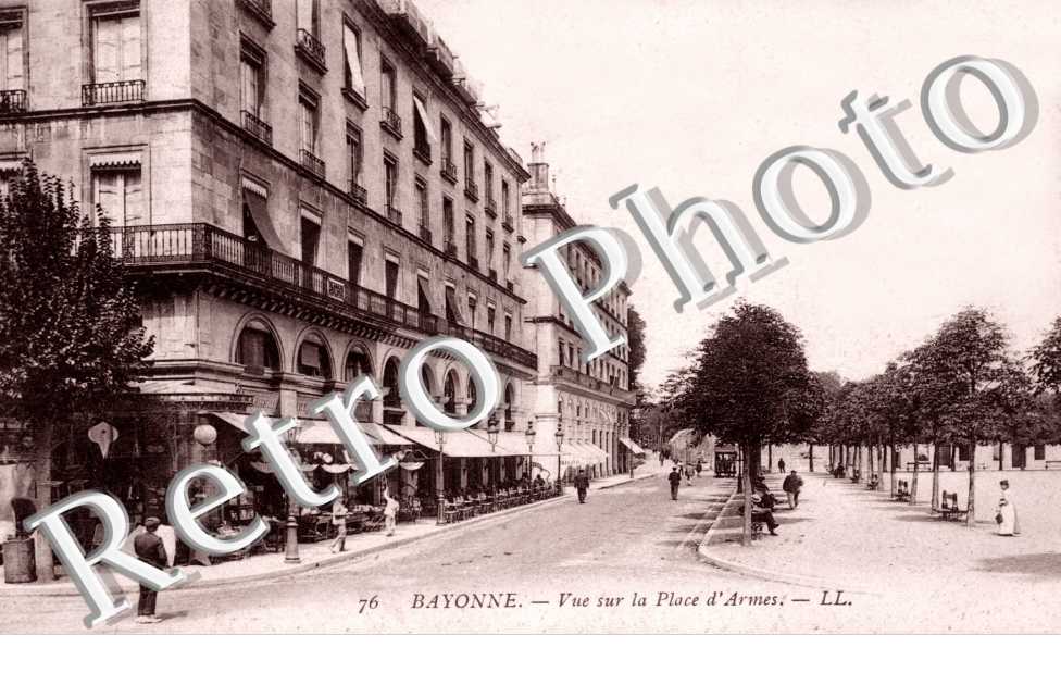 vue sur la place d'armes