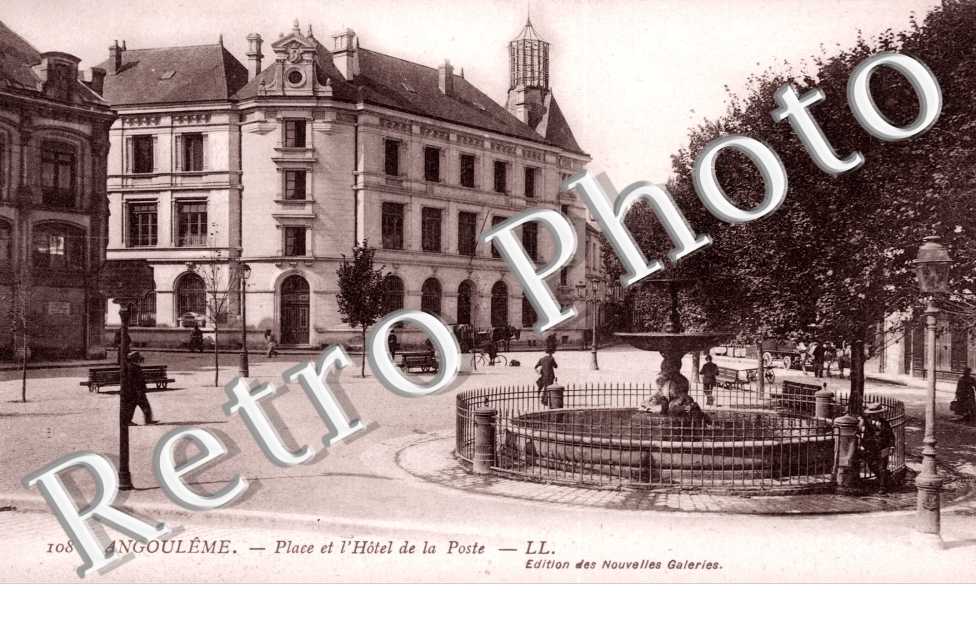 Place et l'Hotel de la Poste