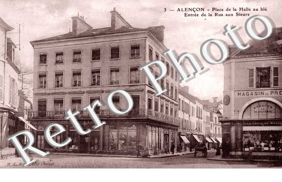 Place de la Halle au Ble, Entree de la Rue aux Sieurs
