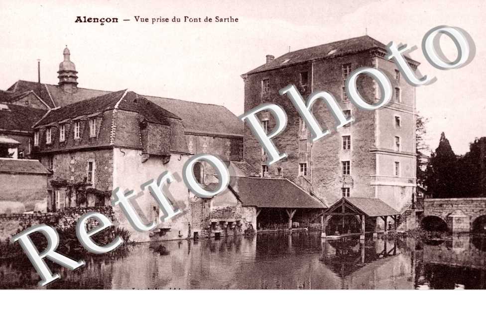 Vue prise du Pont de Sarthe