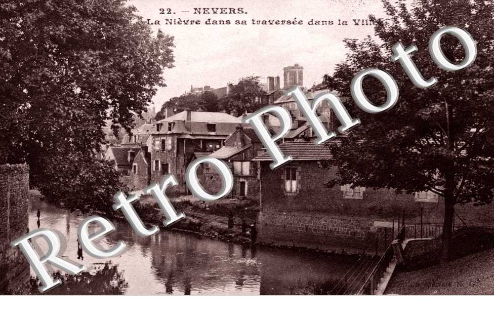 la Nievre dans sa traversee de la Ville