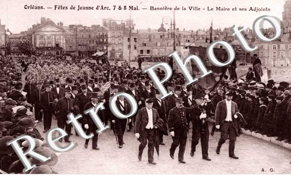 fetes de jeanne d'Arc - bannieres de la ville