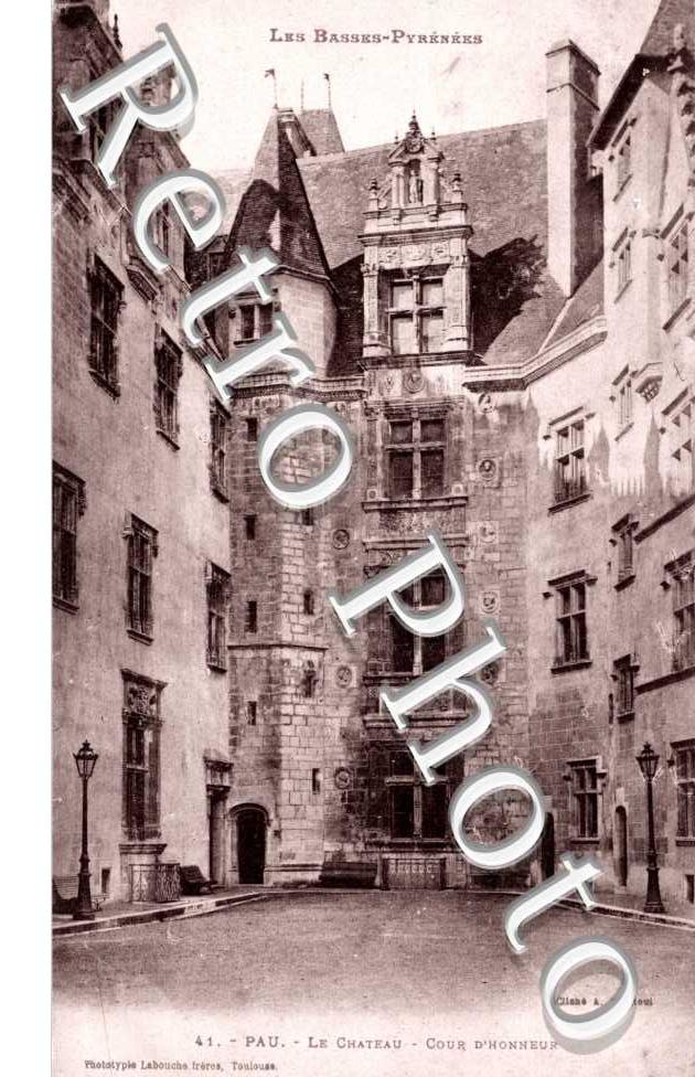 le Chateau Cour d'honneur