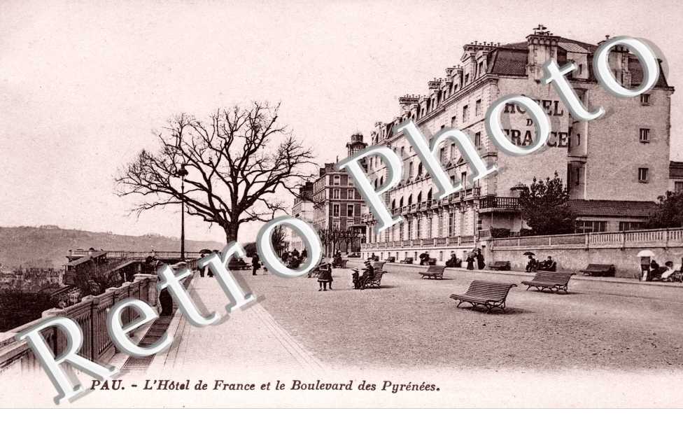 l'Hotel de France et le Boulevard des Pyrenees
