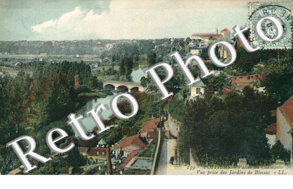 Vue prise des Jardins de Blossac