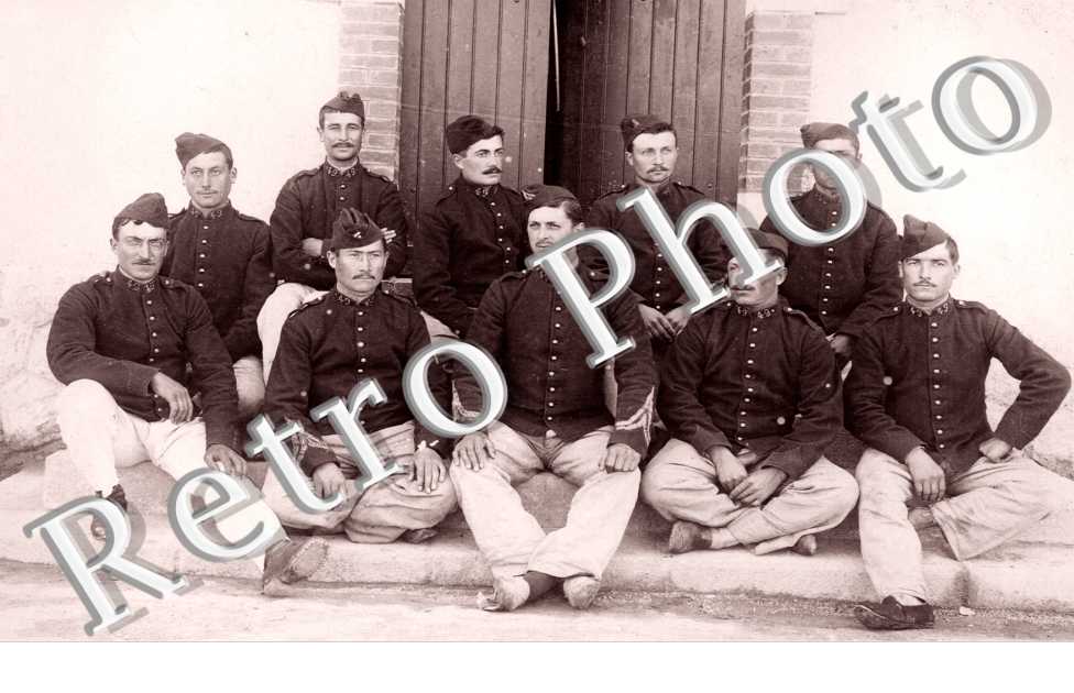 groupe de militaires