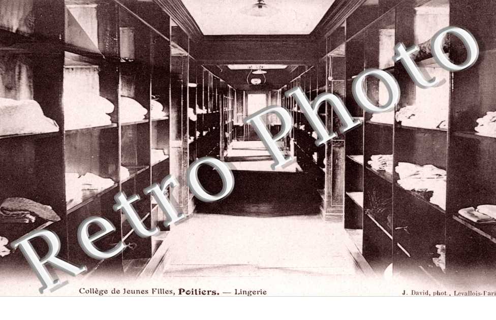 College de Jeunes Filles - Lingerie