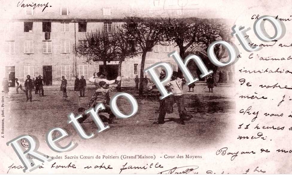 Institution Libre des Sacres-Coeurs de Poitiers, Cour des Moyens
