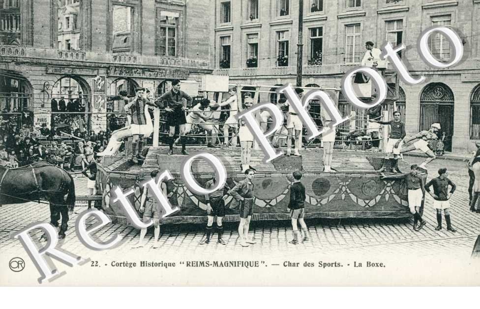 Cortège historique "Reims Magnifique" - Char des sports -  La boxe