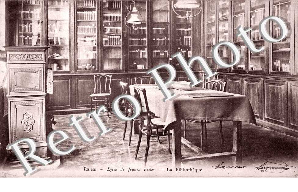 Lycee de jeunes filles, la bibliotheque