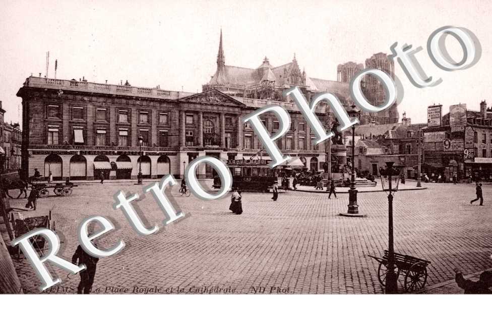 Place Royale et la Cathedrale