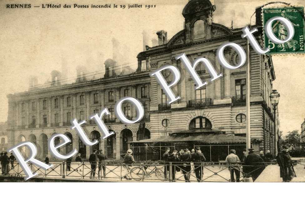 L'hotel des postes incendie le 29 juillet 1911