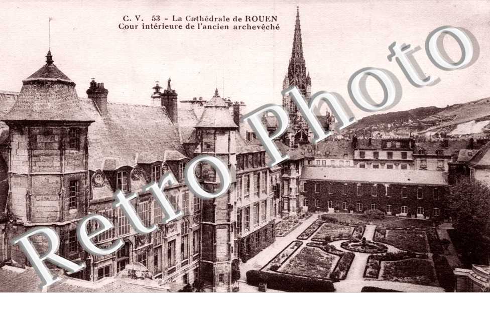 Cour interieure de l'ancien Archeveche