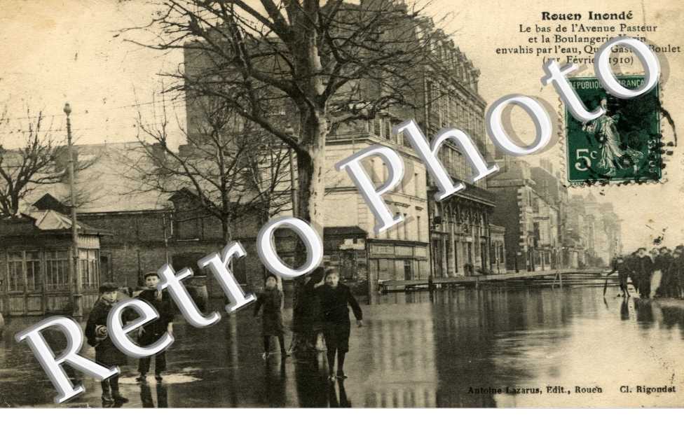 Rouen Inonde, le bas de l'avenue  Pasteur et la boulangerue Varin, quai Gaston Boulet