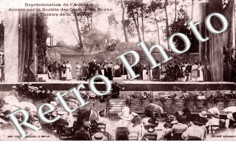 representation de l'Arlesienne donnee par la societe des casinos au theatre de la Nature