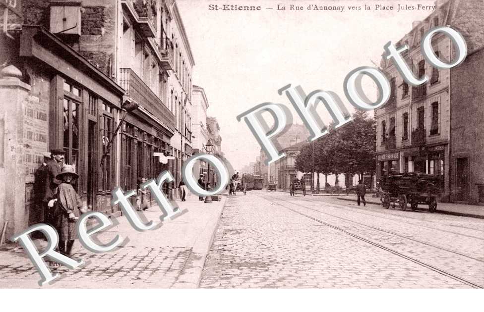 La Rue d'Annonay vers la place Jules Ferry