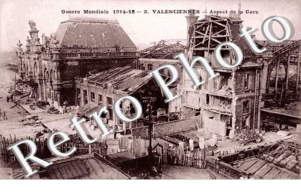 la gare en ruines